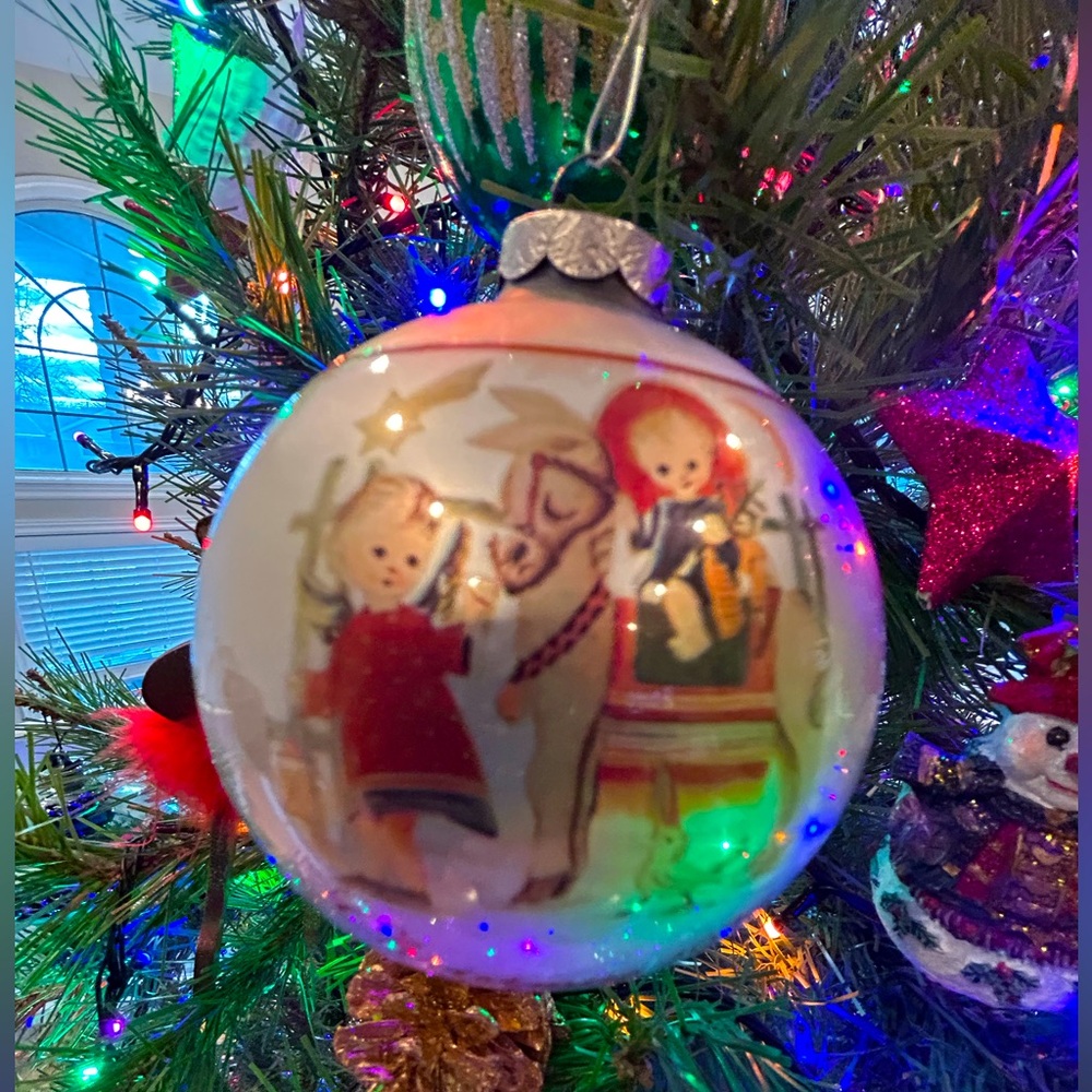 Vintage 1976 Schmid Christmas ornament in box. Good condition.